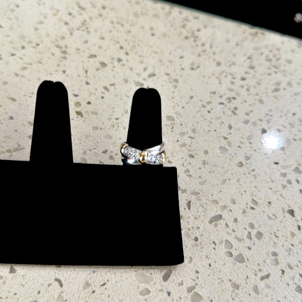 Elegant Gold and Silver Women's Ring